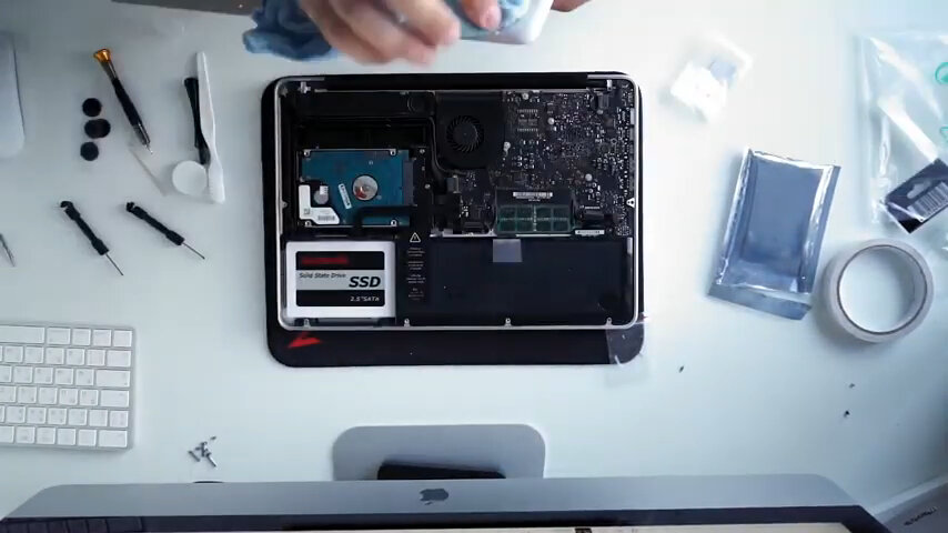 macbook pro, macbook pro ssd 2020 inside, hard drive macbook pro 13 2011, macbook pro 2012 mid внутри, macbook pro late 2011 установка ssd