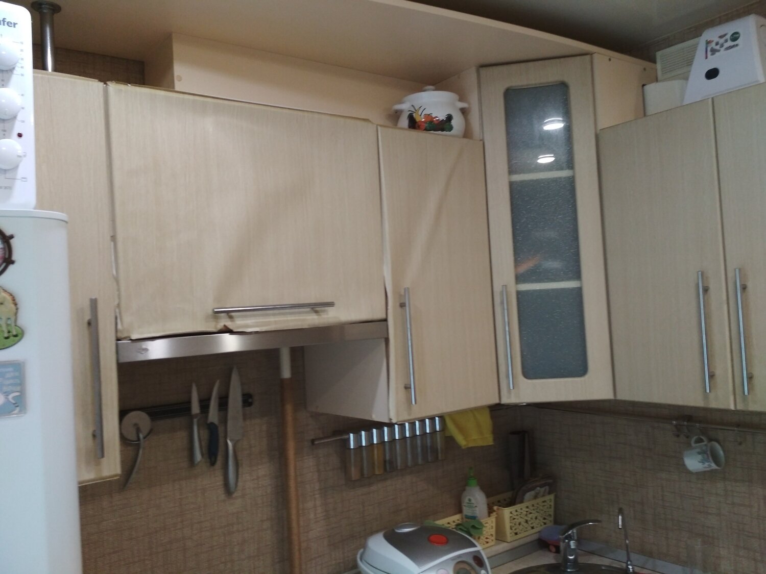 угловая кухня с газовой колонкой хрущевка 5кв м, кухня, кухня в хрущевке, кухонный гарнитур, маленькая кухня