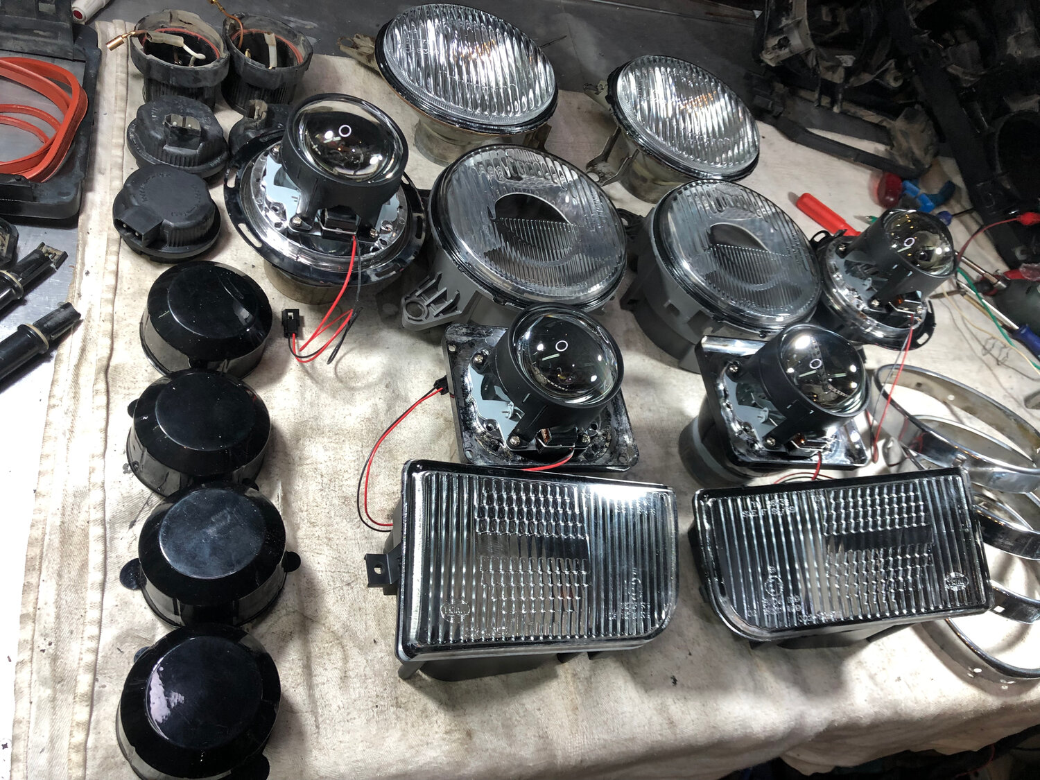 туманка hella black bmw e34, противотуманные фары е34, противотуманные фары е34 depo, фары противотуманные (туманки) toyota corona 190, противотуманные фары