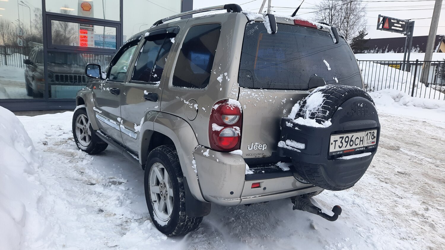 mitsubishi pajero, mitsubishi pajero iv, митсубиси паджеро 2007, митсубиси паджеро 2010 сзади, Jeep Cherokee III (KJ) Рестайлинг