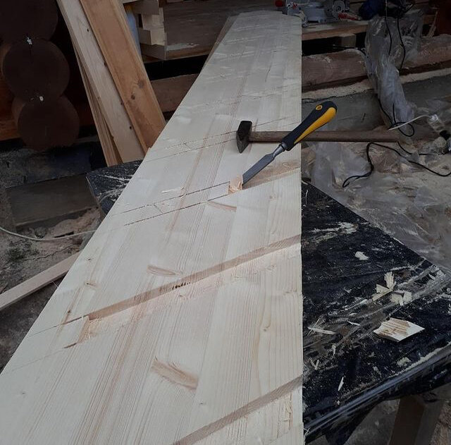 столярная, распиловка доски, угловой паз в брусе, клееная столярка, монтаж шпунтованной доски