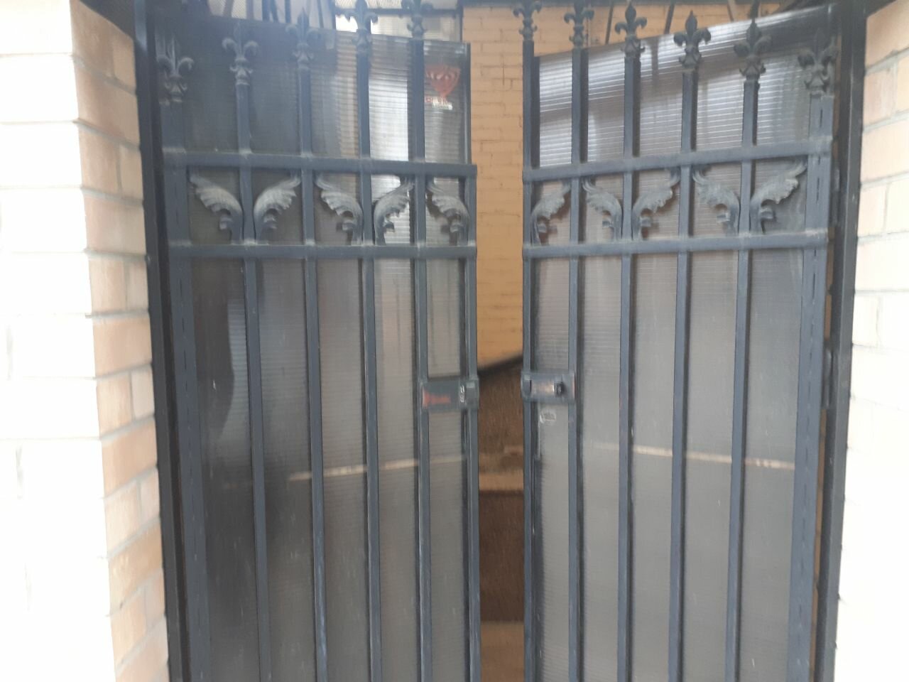 wrought iron gate, �������������� ��������������, �������������������������� ��������������, ������������ �� ��������������, ������������ ��������������������������