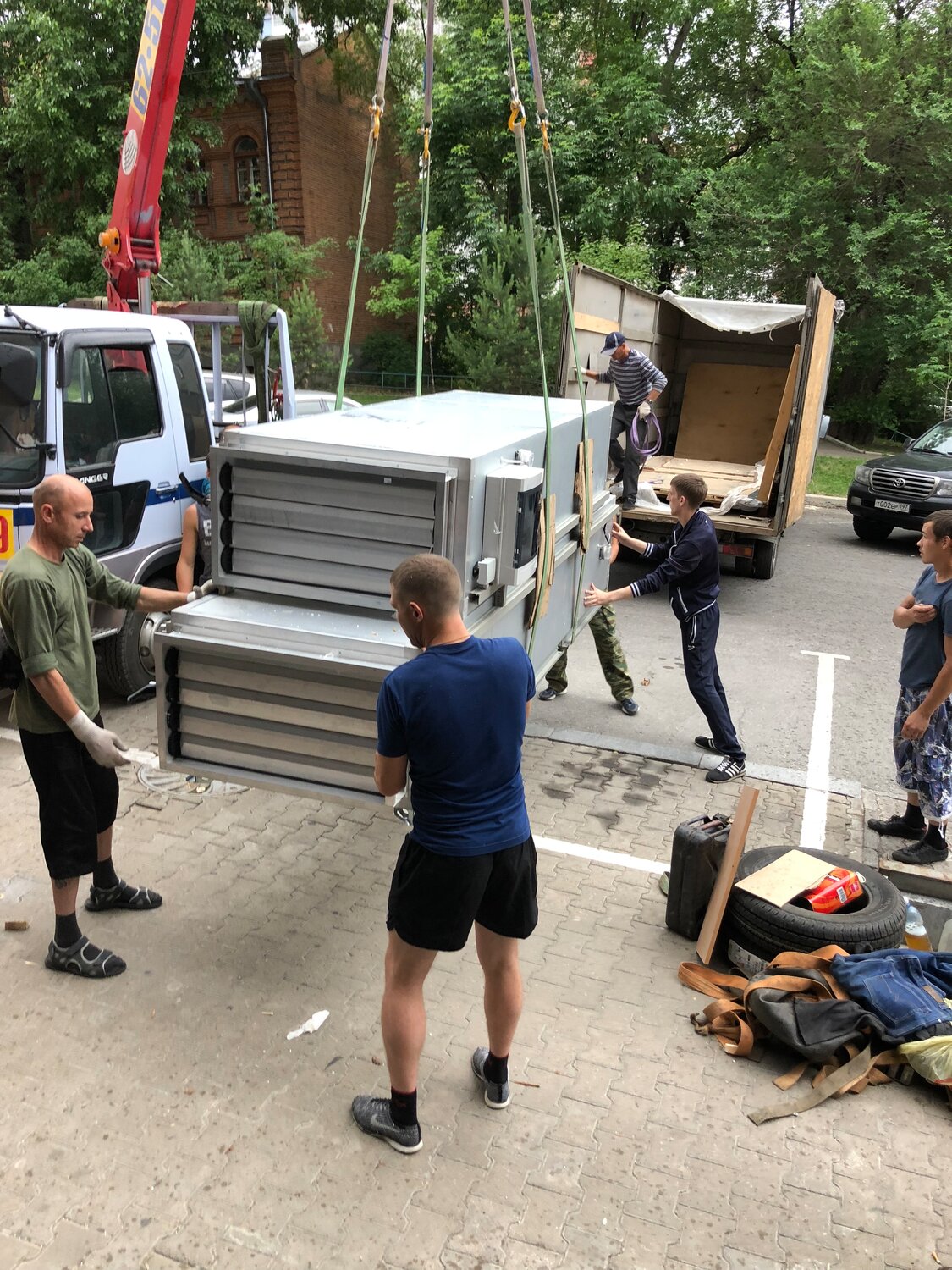 грузчик, приспособление для заезда по грузчиков, техника, погрузка и разгрузка, квартирный переезд