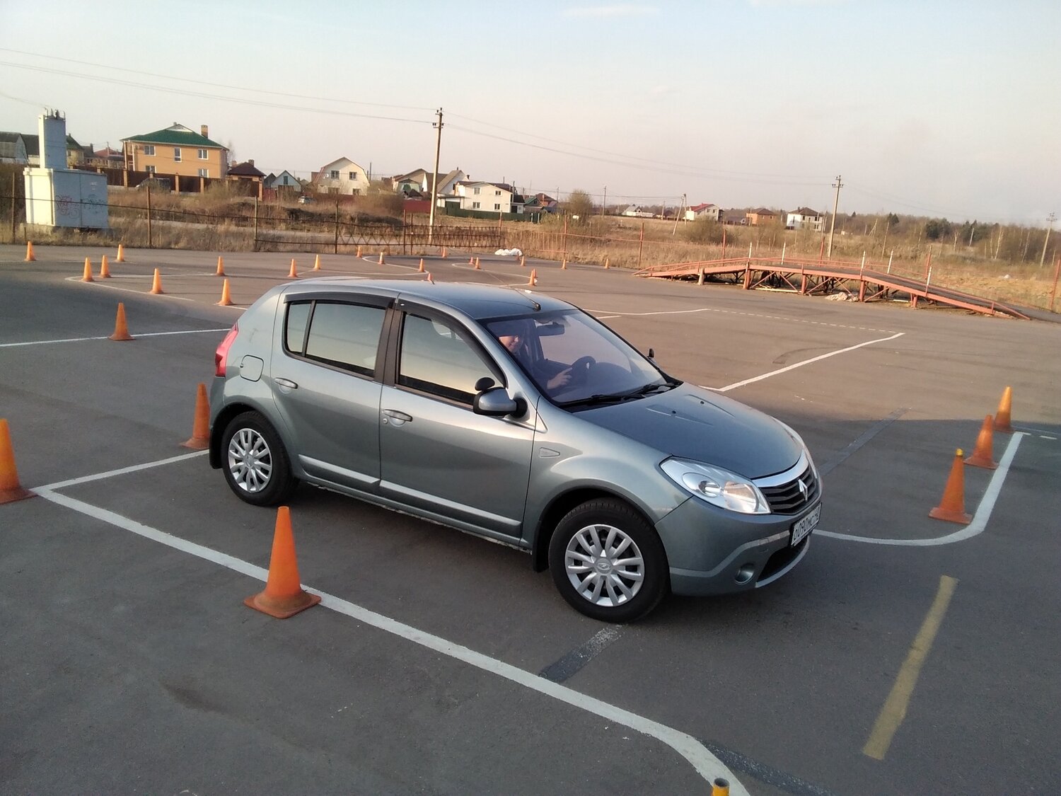 renault sandero, рено сандеро хэтчбек 2011, рено сандеро 2011 серебристый, renault sandero 1.6 at, 2011, Renault Sandero