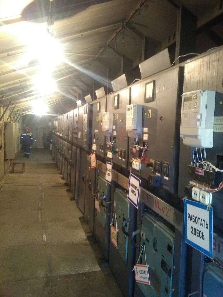 оборудование, подстанция изнутри, удар трансформаторной подстанции, распределительное устройство, релейные отсеки ксо 298