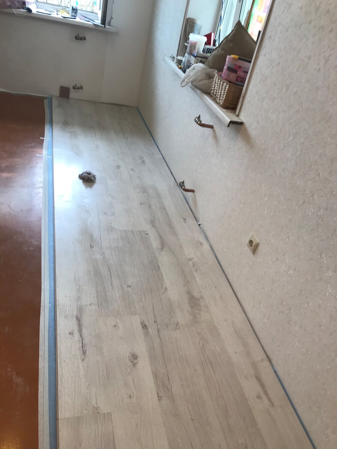 укладка ламината, пол, ламинат, паркет, укладка ламината поперек комнаты