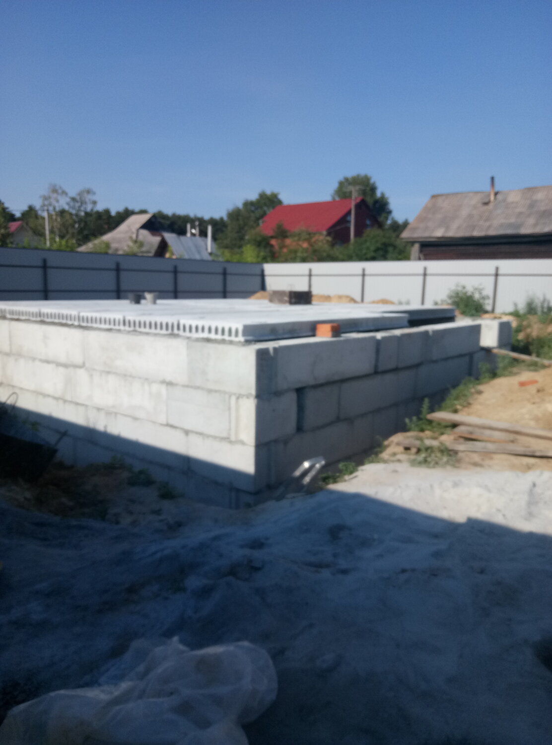 монолитный блочный фундамент, фундамент под сибит, фундамент 2 ряда блоков фбс, фундаментные блоки, блоки фбс цоколь