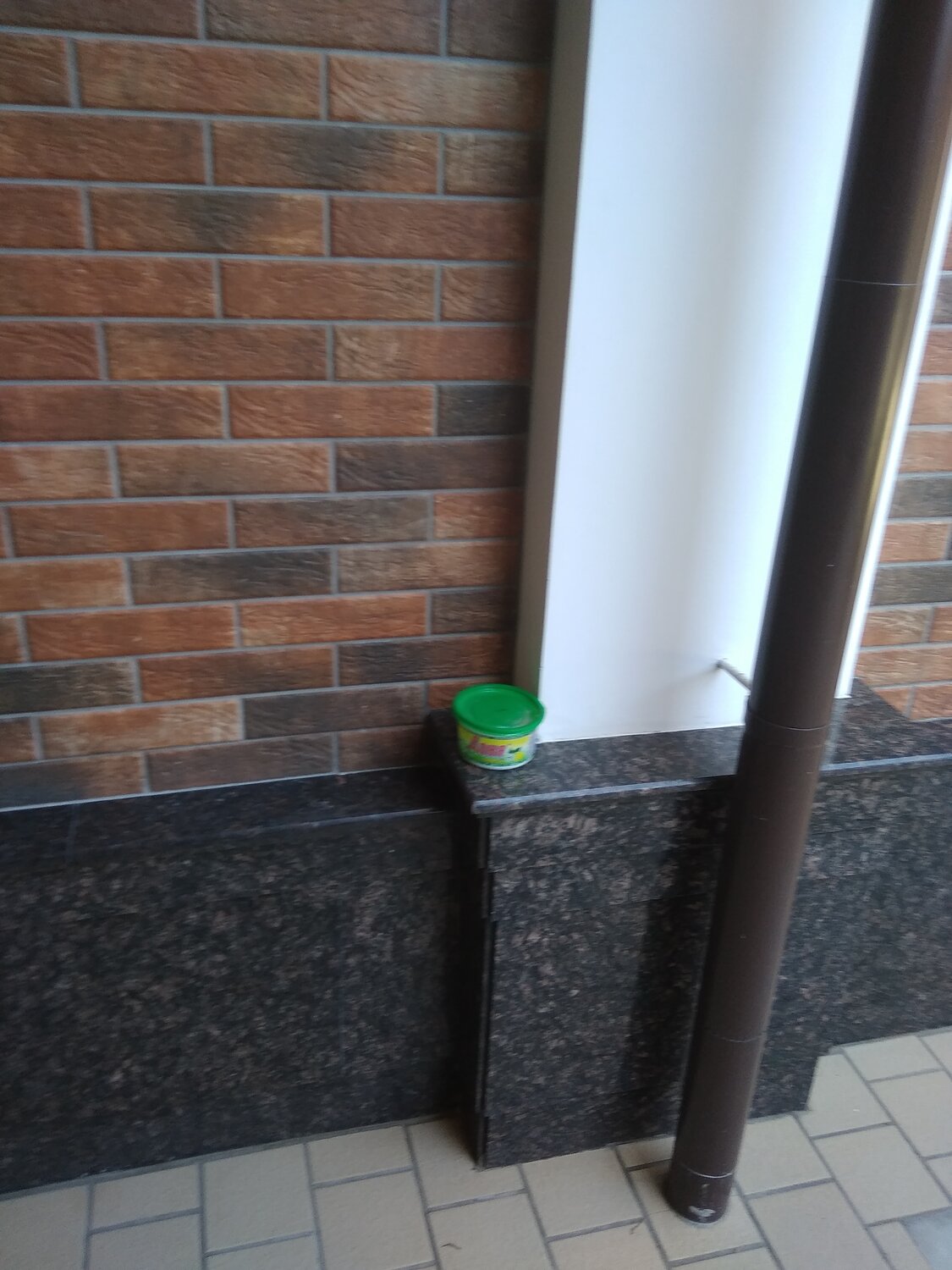 цоколь, отделка цоколя клинкером, дымовский гранит цоколь, поребрик на цоколь короед, tan brown гранит цоколь