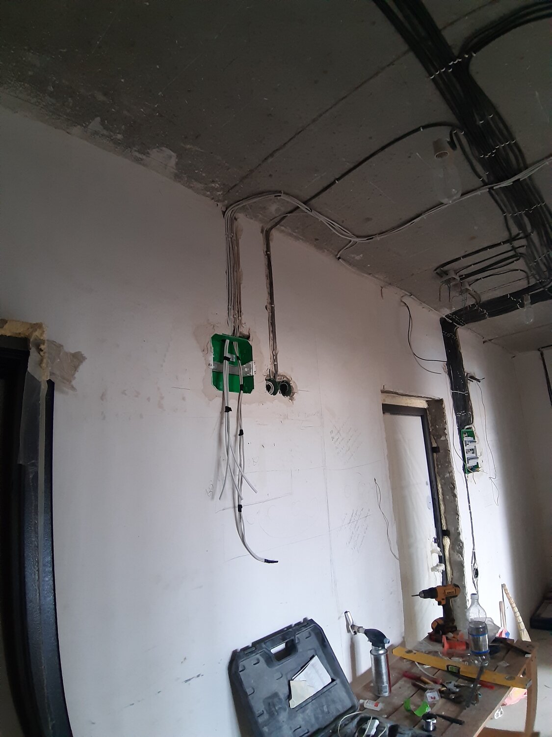 электрика в панельном доме, электропроводка в панельном доме, замена электропроводки в квартире, проводка в панельном доме, разводка электрики в квартире