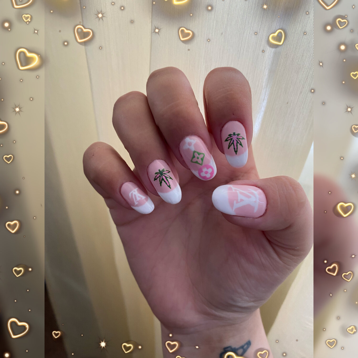 маникюр 💅, ногти, маникюр, нежный маникюр с рисунком, ногти гель лак