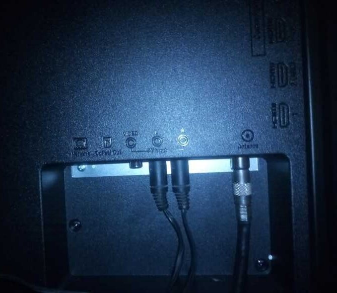 подключить колонки к телевизору hisense, подключение телевизора, подключиться к телевизору, разъемы телевизора, включение телевизора