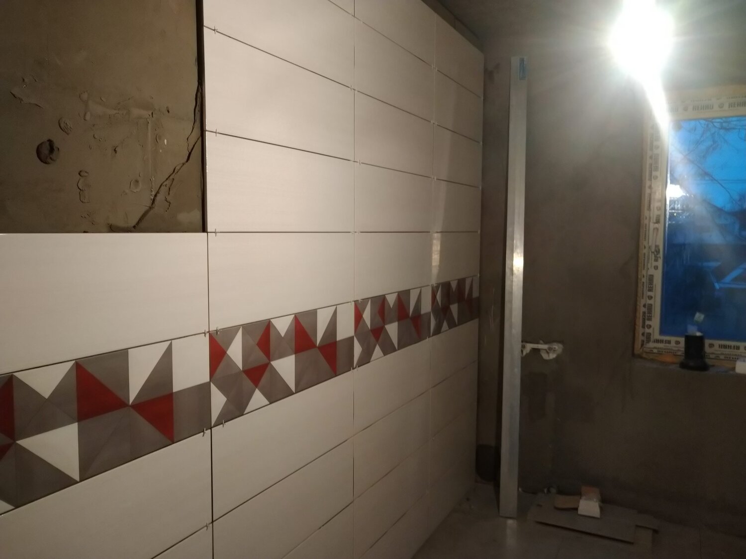 выкладка плитки на стену, укладка плитки в ванной, короб выложить плиткой, плиточники владивостоке, керамическая плитка