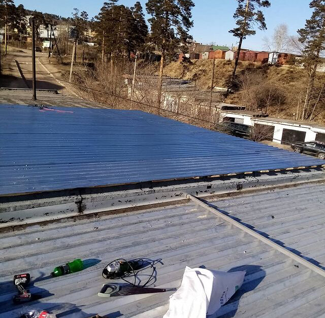 кровля, жесткая кровля гаража, монтаж кровли, кровля гаража из профнастила, крыша