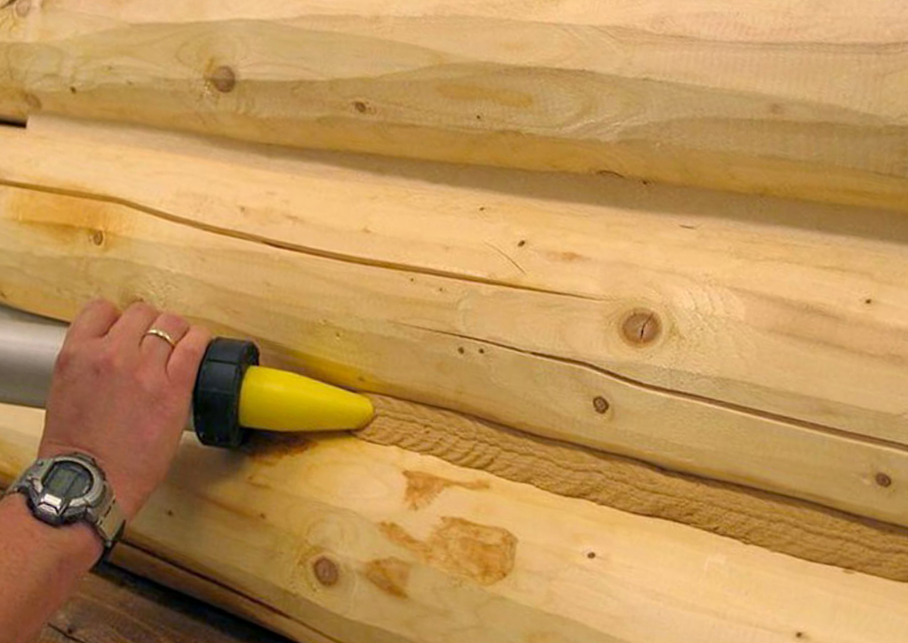 герметик для бревна, конопатка сруба герметико, герметик для деревянного дома, конопатка бруса своими руками, конопатка сруба джутовой лентой