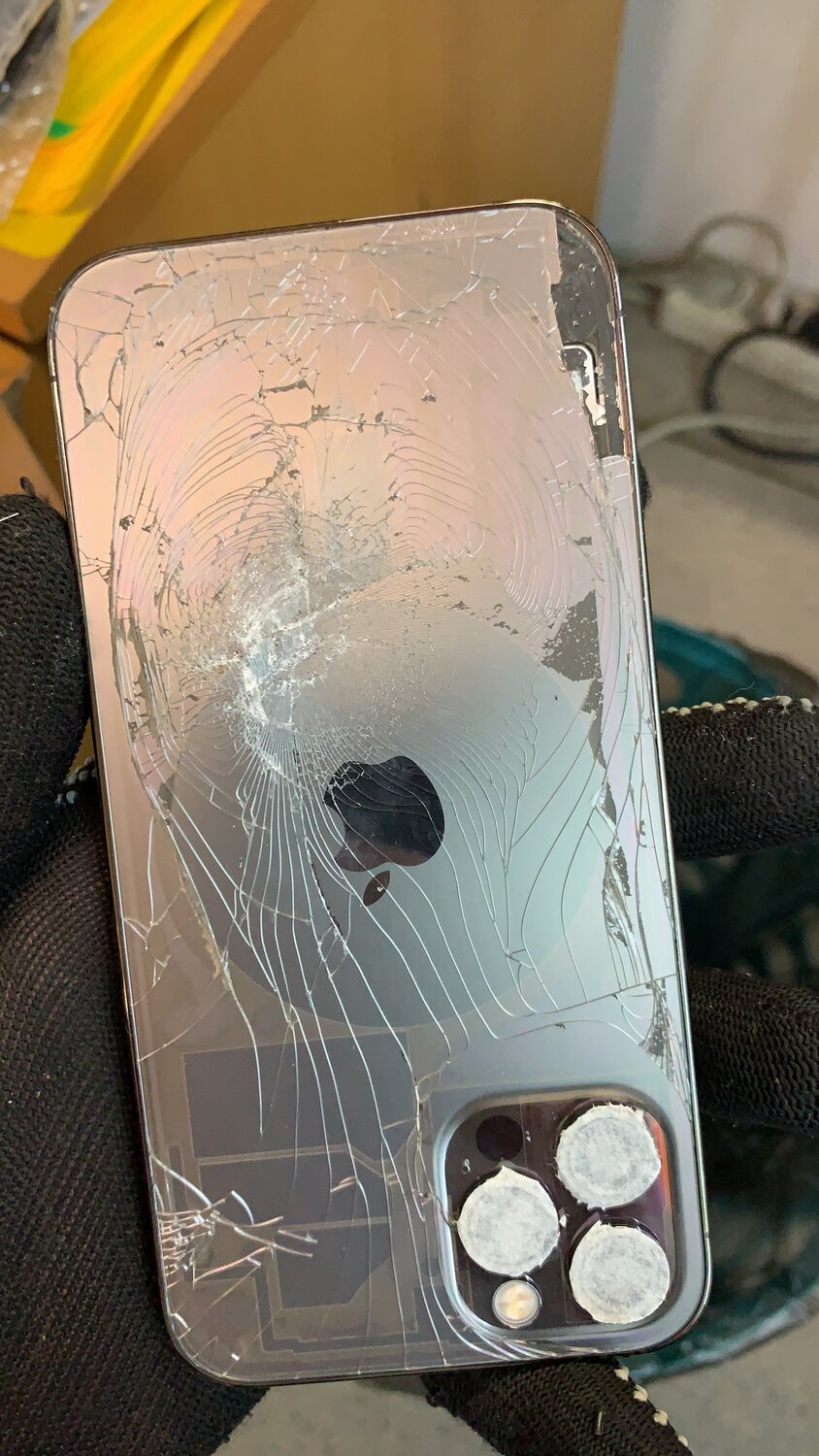 разбитый iphone 11 pro, разбитый айфон 11 pro max, разбитый iphone 11 pro max, разбитый айфон 11 белый, разбитый iphone 10