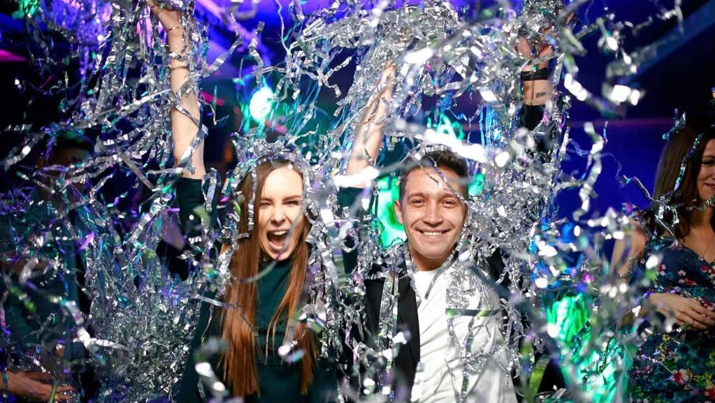 бумажное шоу, серебряное шоу, фольгированное шоу серебро, фольгированное шоу для детей, фольгированное шоу