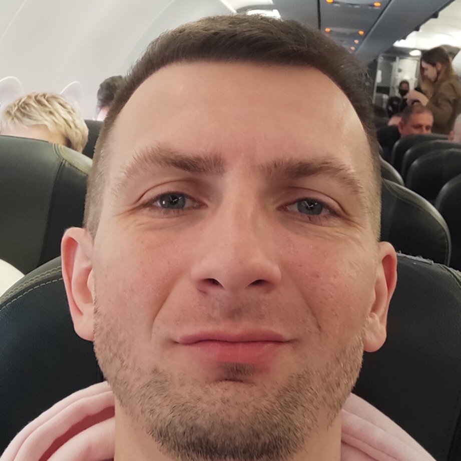 Артем Медведев