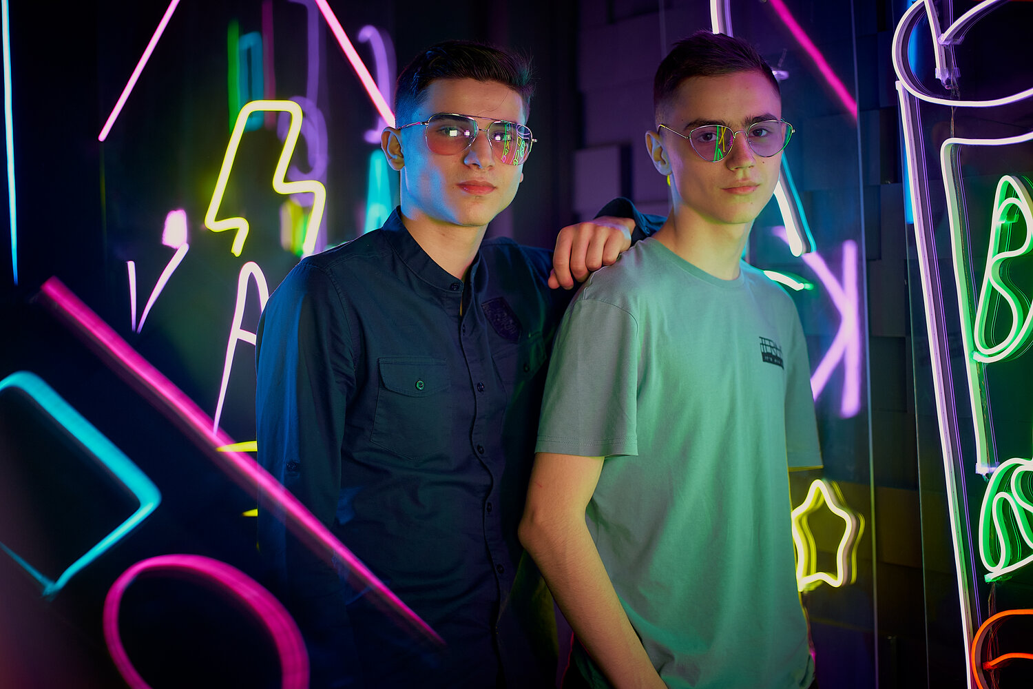 человек, неон, неоновые фотографии, мужчина, neon sign