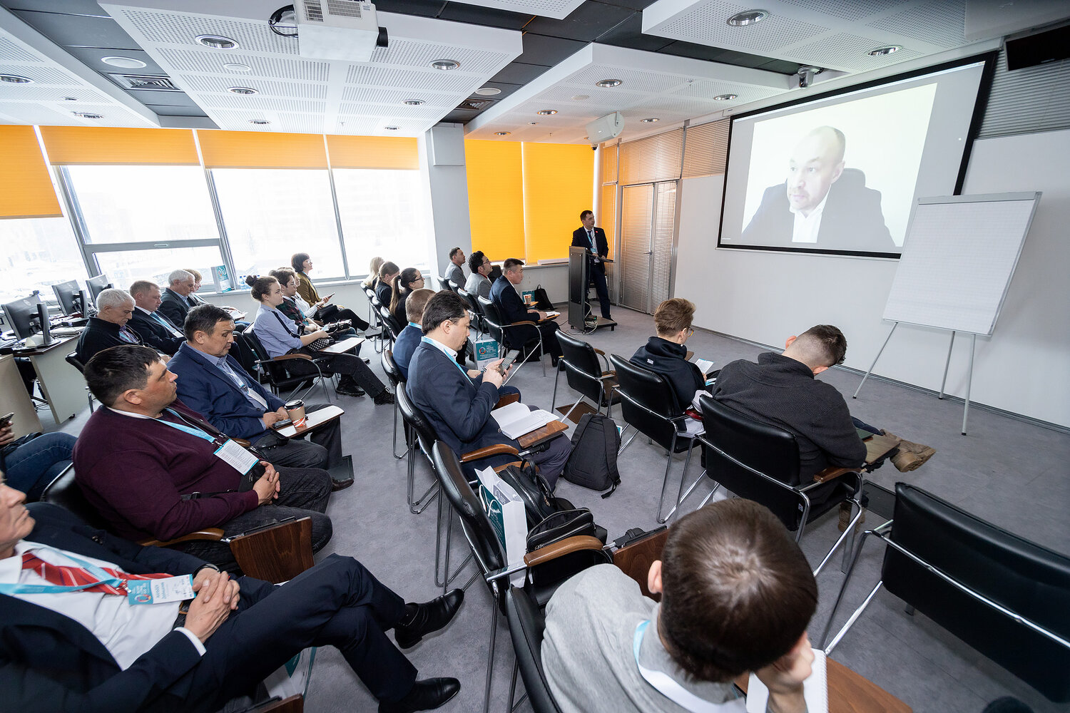 конференция, конференция qs, конференция в экспоцентре, заседание, компаньон конференция 2021