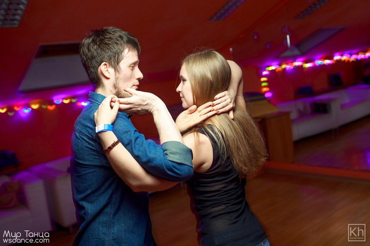 человек, парные танцы, кизомба фиеста томск, медленный танец в ресторане, бразильский зук танец