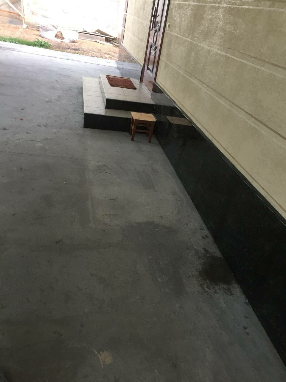 стяжка пола в частном доме, отмостка у крыльца, гидроизоляция террасы, стяжка пола, отмостка