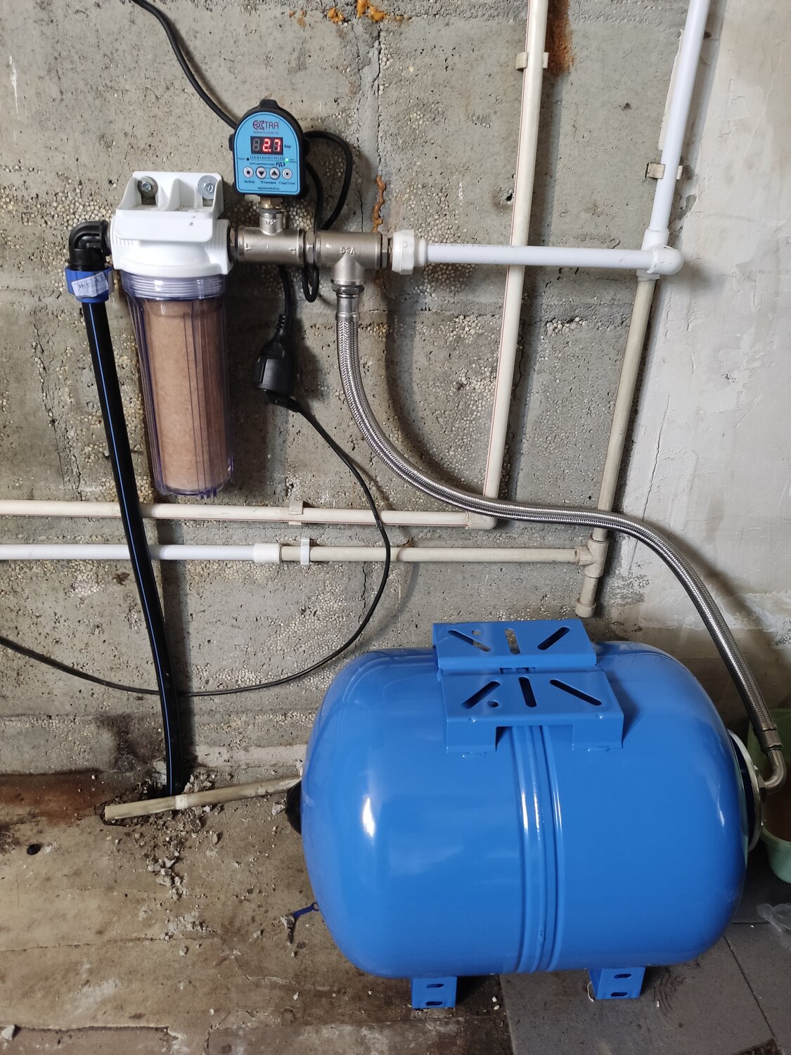 система водоснабжения из скважины с гидроаккумулятором, насосная станция своими руками, системы водоснабжения для загородного дома, водоснабжение дома, насосная станция для частного