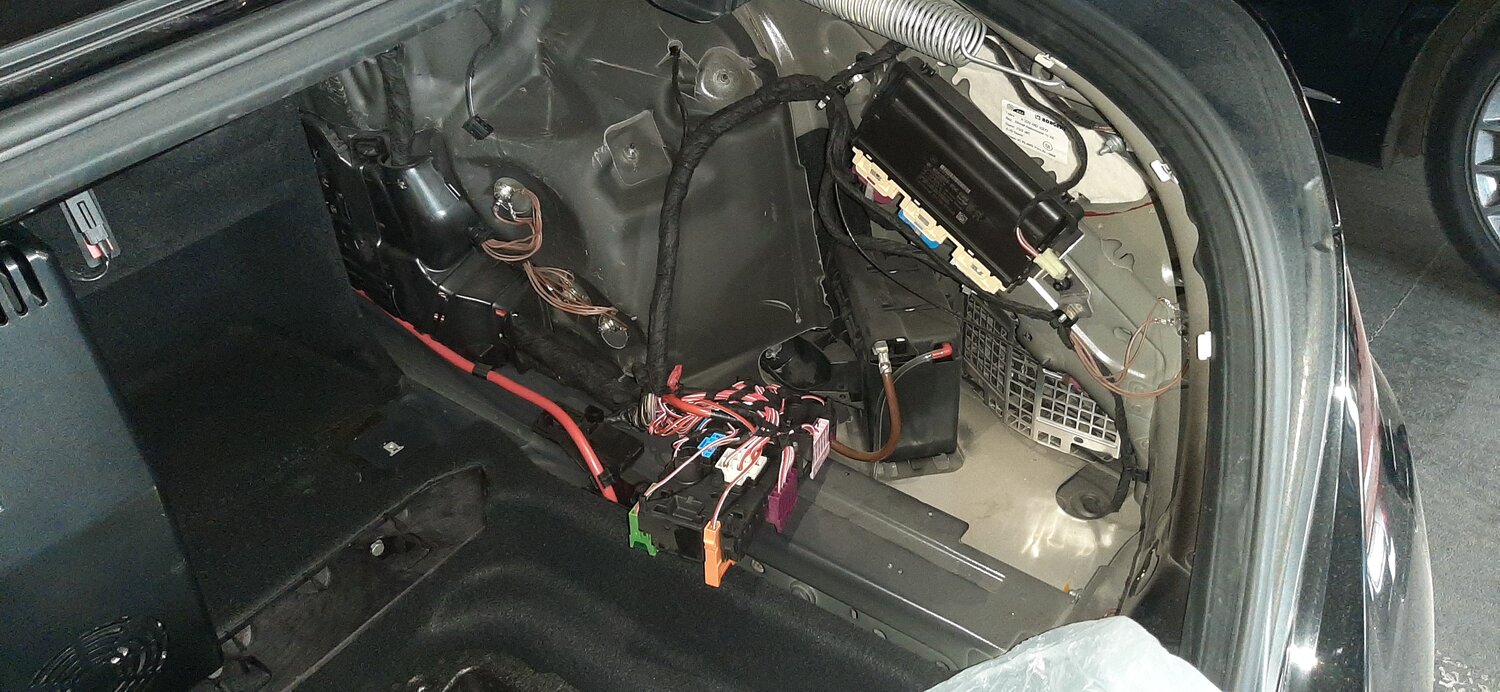 bmw f10 шумка, дренажи в bmw e60, bmw e46 автозвук, пневмо бмв х5 е70 расположение, bmw e60