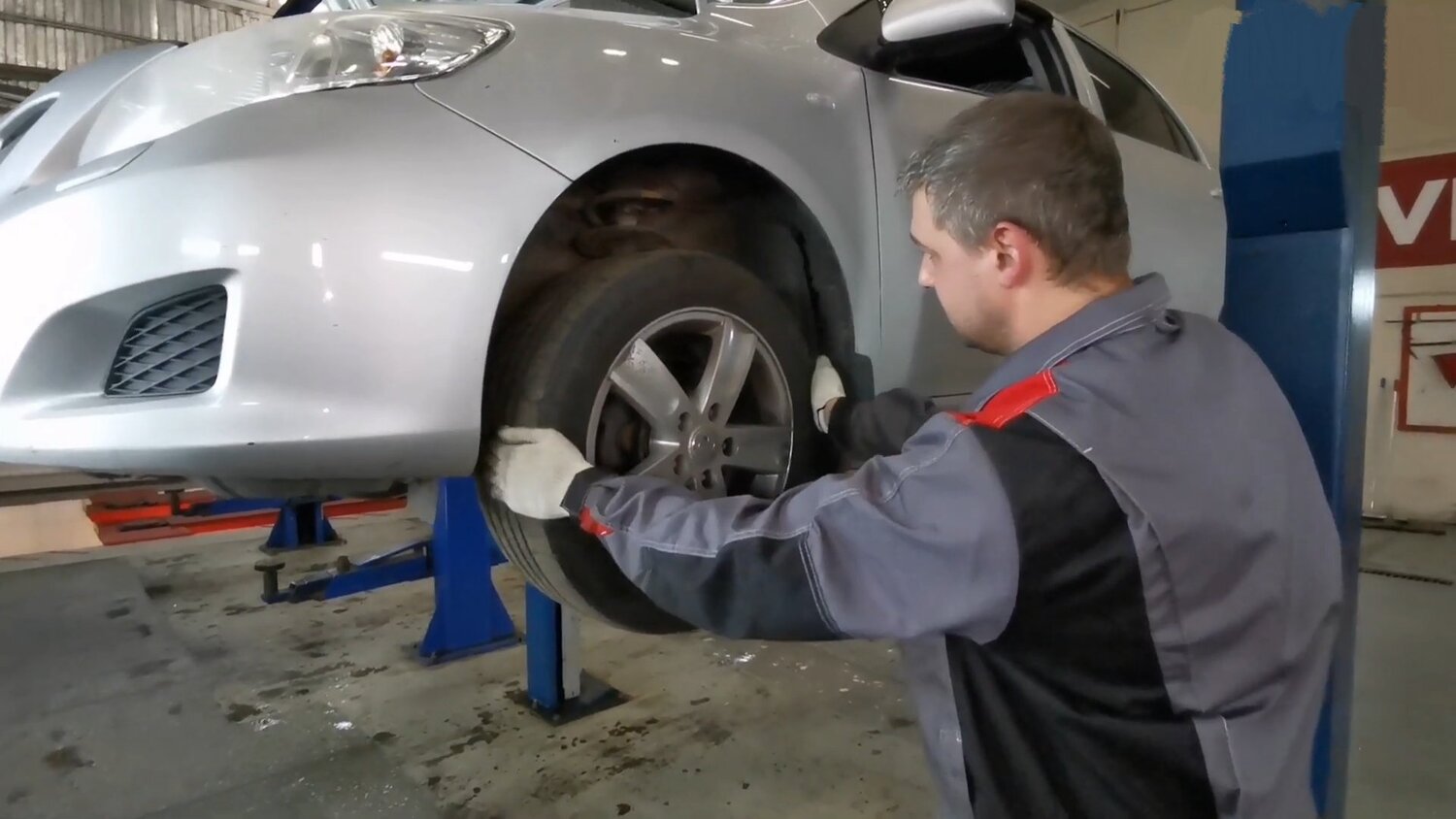 автосервис, автотехцентр, техцентр, toyota camry 2015 года на ремонте в автосервисе, ремонт авто