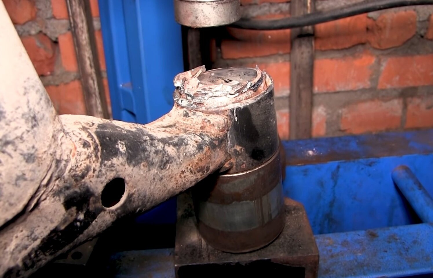 сайлентблок торсиона кабины даф 105, удлинитель амортизатора уаз, сайлентблоки нива, сайлентблоки нива шевроле, замена передних сайлентблоков тойота королла 120