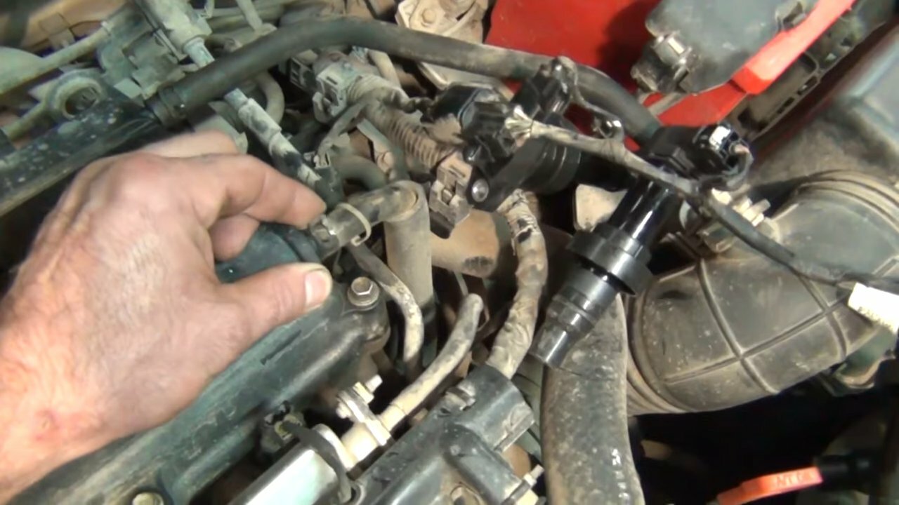 датчик давления топлива daewoo winstorm, топливная форсунка, датчик холостого хода ниссан блюберд 2.0 2008г, датчик давления масла шанс 1.3, клапан холостого хода