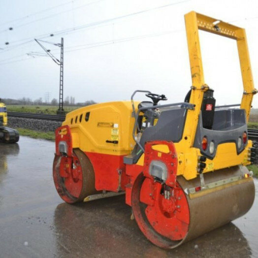 hamm hd 14 vv — 4,5 тонн, комбинированный каток бомаг, виброкаток sakai sw320, виброкаток тандемный hamm hd 13 vv, асфальтный двухвальцовый каток 5 тонн