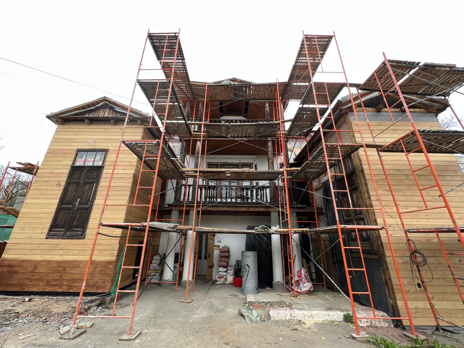 вентилируемый фасад, фасадные работы, монолитный дом, японский вентфасад, планкен фасад