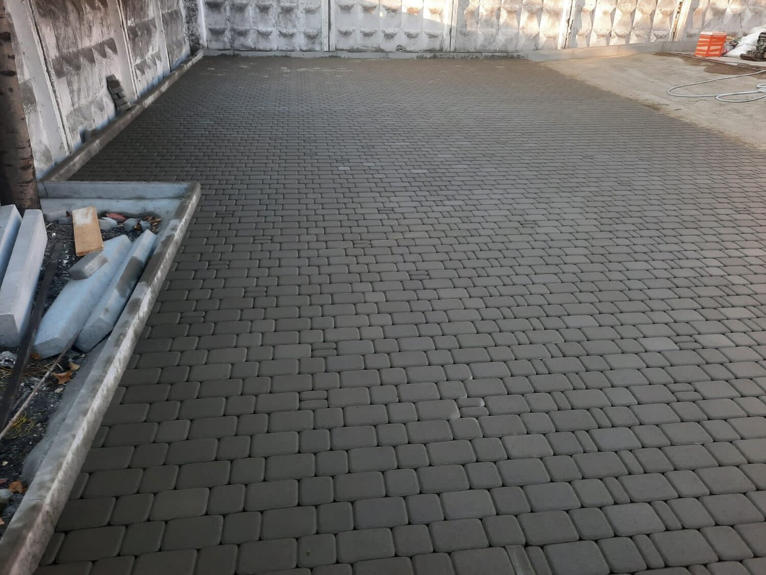 укладка брусчатки, тротуарная плитка брусчатка, тротуарная плитка, тротуарная плитка большая, укладка тротуарной плитки