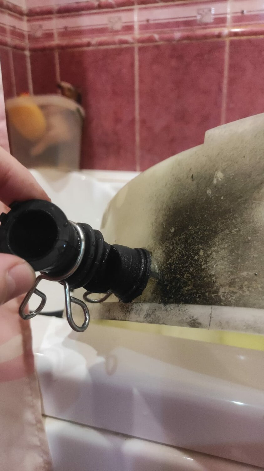 клапан омывателя фар q5, форсунка омывателя, форсунка омывателя фар, штуцер для вебасто1322833a комплект штуцеров, патрубок сливной