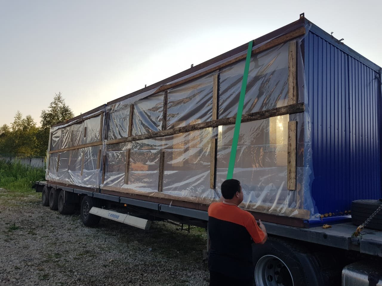 полуприцеп сзап зерновоз 9 метров, строительный вагончик, бытовка бу, полуприцеп зерновоз тонар 4 оси, контейнер бытовка