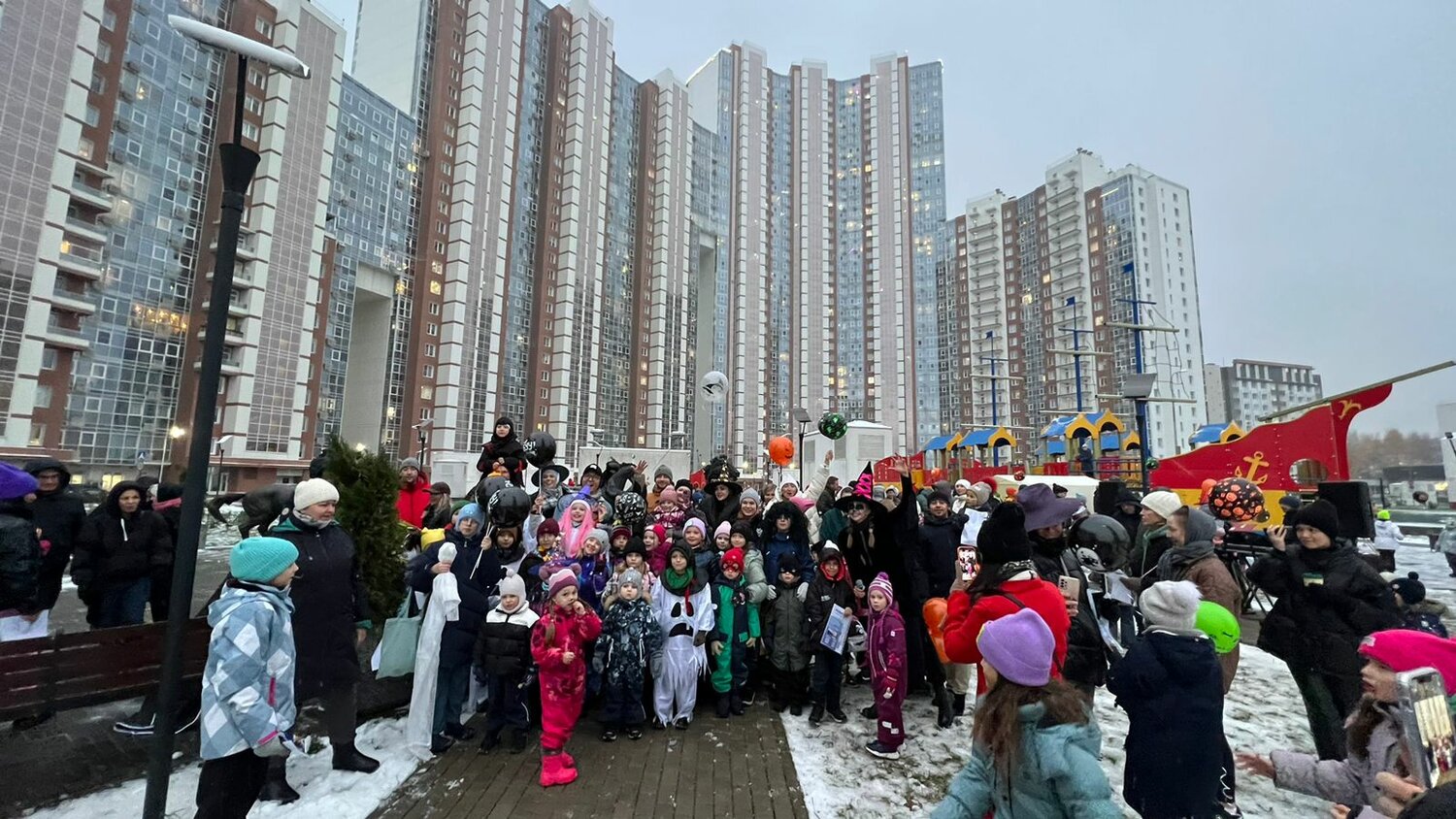 красногорск елка павшинская пойма, жилой комплекс, в парк, жк маяк, жк спасский мост дольщики