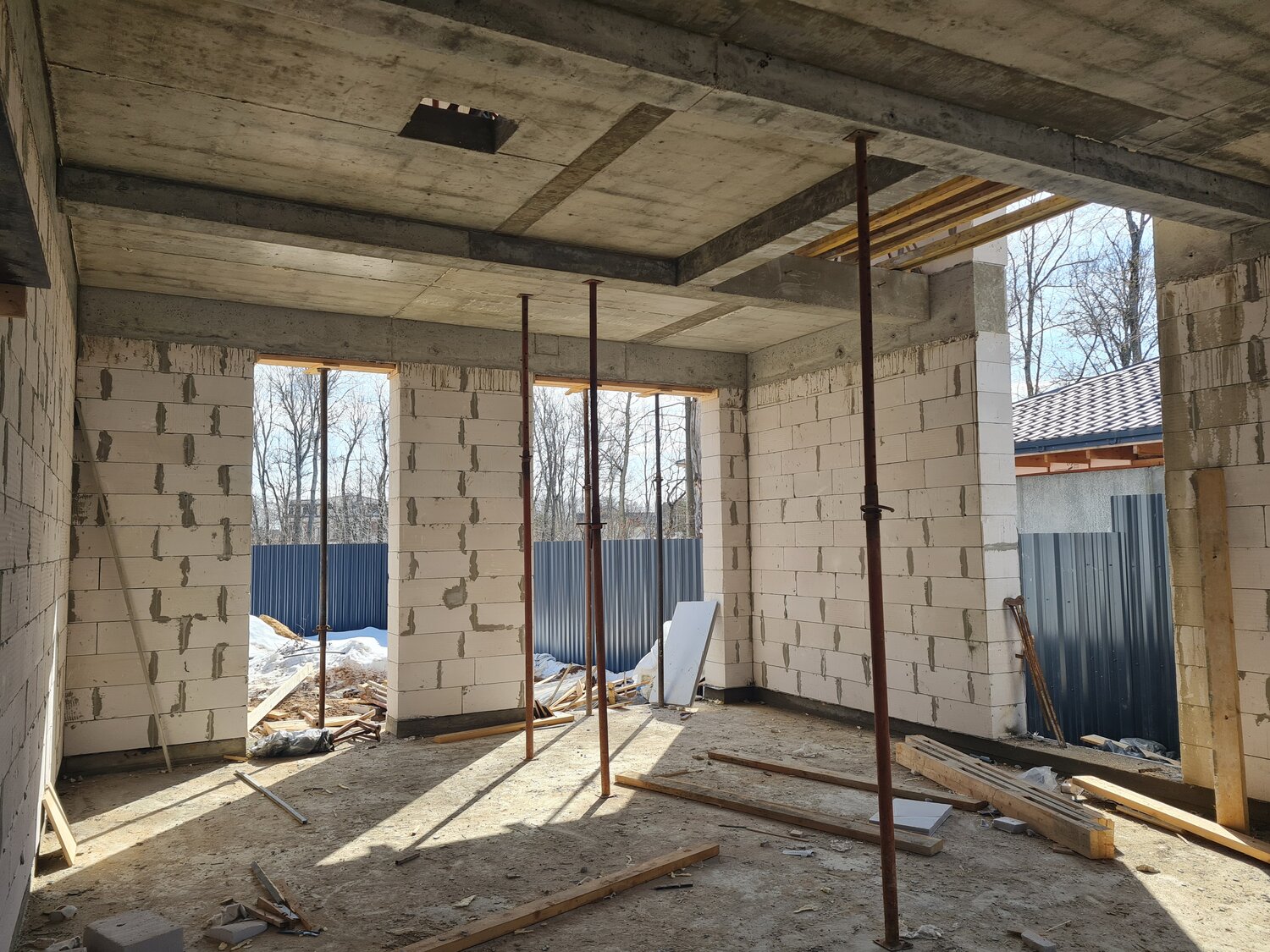 панорамные окна в газобетонном доме, панорамное окно в доме из газобетона, дом, окна в доме из газобетона, окна в газобетонном доме