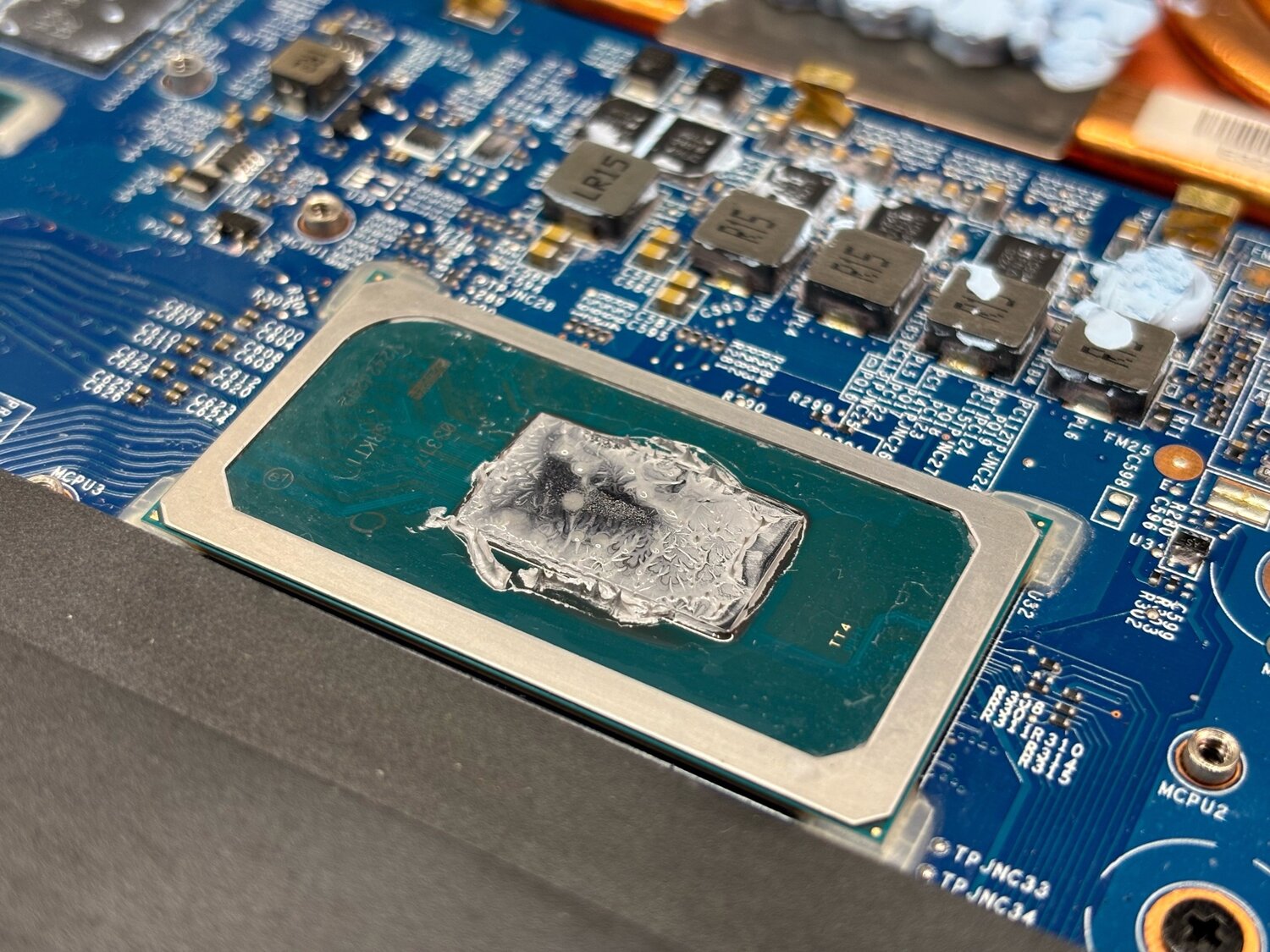процессор для ноутбука, core i5 8250u, в ноутбуке, перегретый кристалл видеокарты, процессор