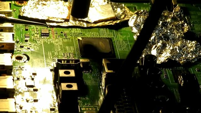 плат, микрочипы на плате информация, smd поверхностный монтаж печатных плат, восстановление контактных дорожек на плате, печатная плата