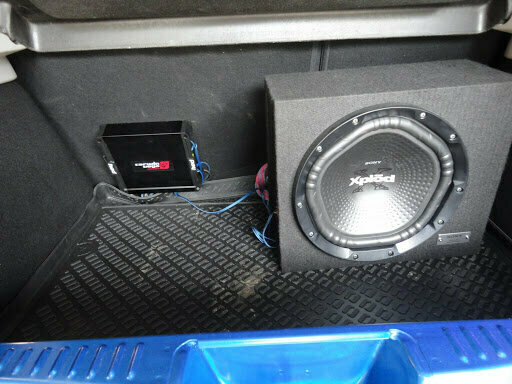 sony xplod 1800w, сабвуфер в машину sony xplod 1800w, сони xplod 1800w, штатный плоский сабвуфер сони, сабвуфер