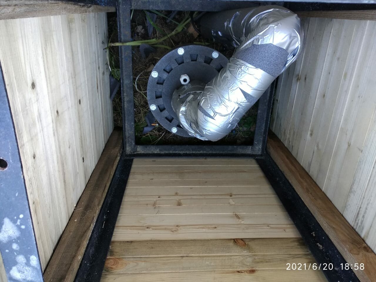 вентиляционная труба в частном доме, вентиляция в частном доме, вентиляция, системы вентиляции, утепленная вентиляционная труба