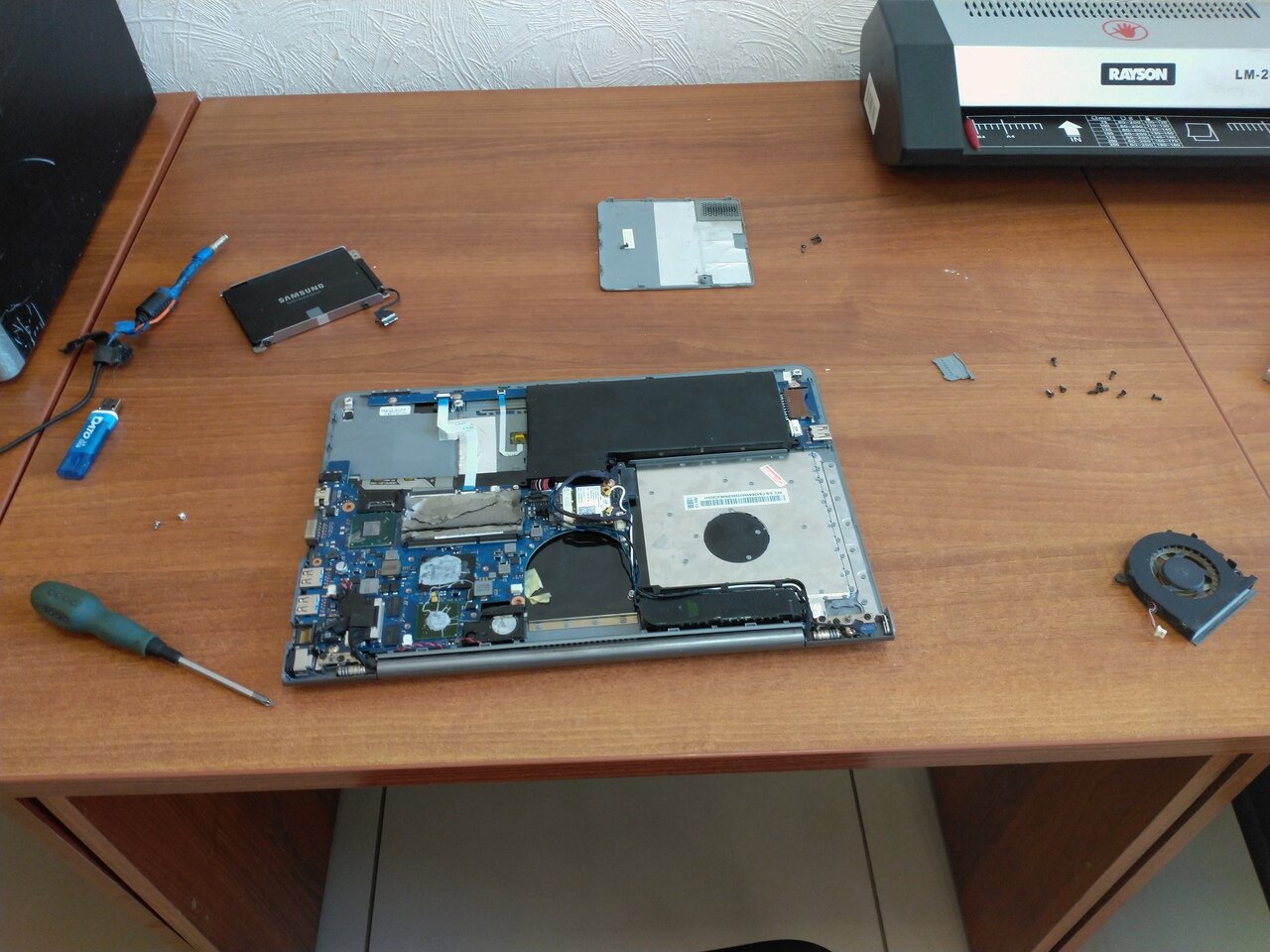 ноутбук, деталь, hp 15-ac023ur hdd, починка ноутбука леново, hp hq-tre 71025 материнская плата