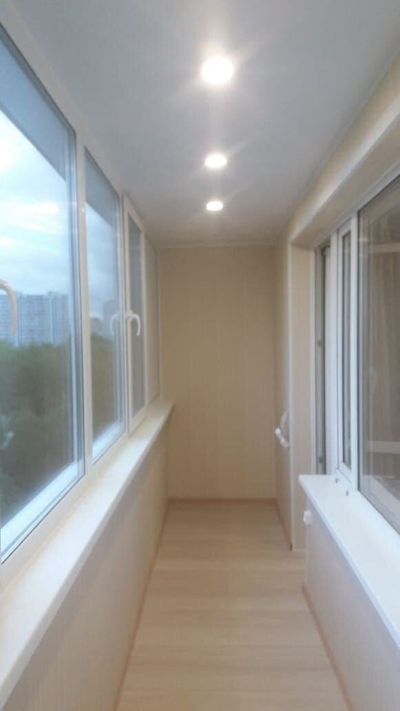 отделка лоджии 6м, светлая обшивка балкона, лоджия, балкон, отделка лоджии московской планировки