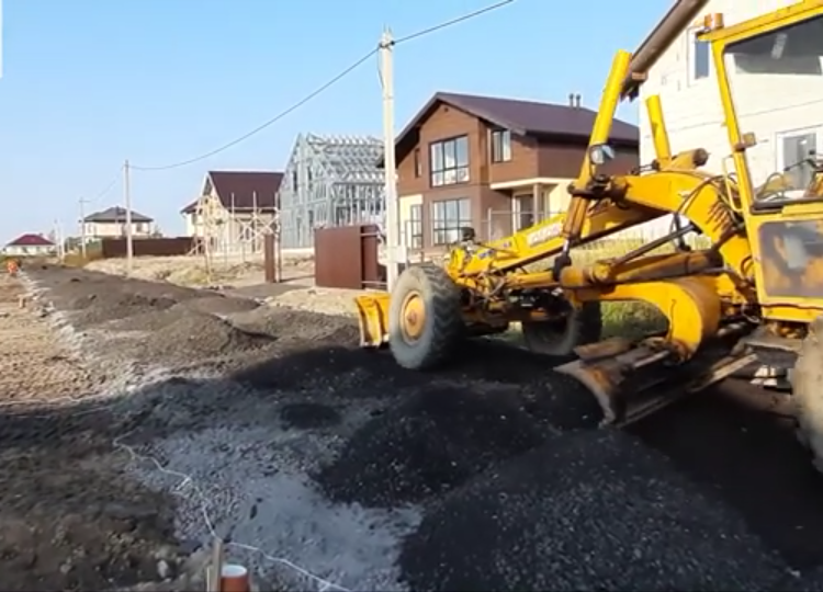 погрузка грунта jcb 3cx, спецтехника экскаватор, копка грунта трактором, техника, срезка грунта слоя jcb 3cx