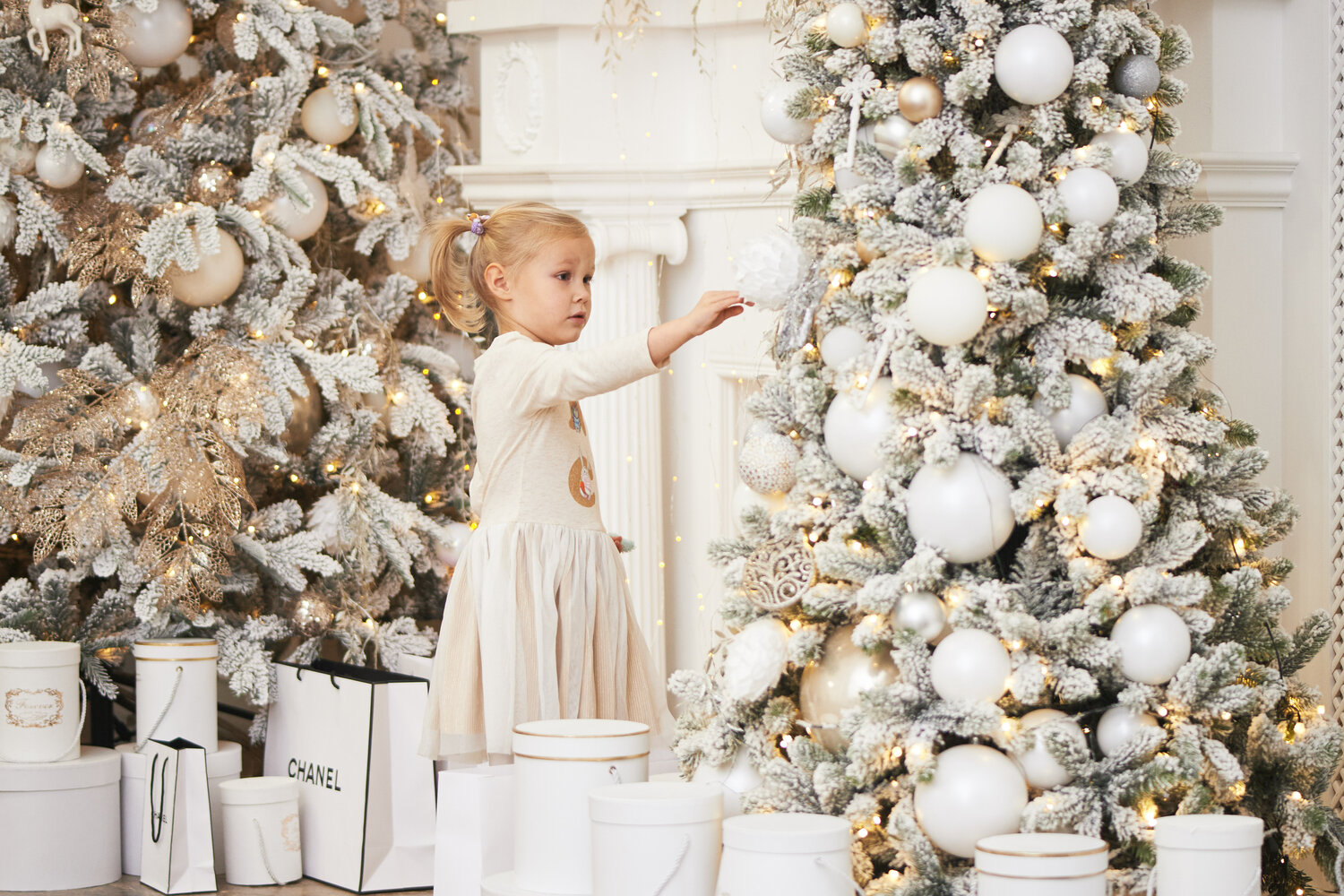 новогодняя фотосессия, наряжаем елку, новогодняя фотосессия в зале винтаж, новогодний фотопроект щелкунчик