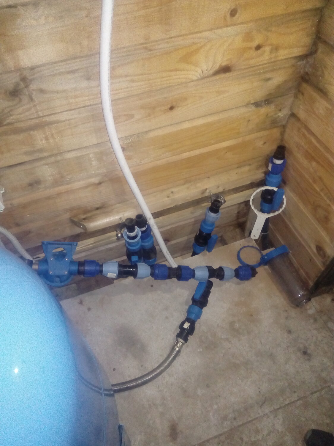 водоснабжение, обвязка скважины полипропиленом, водоснабжение дома, коллектор для скважины для водоснабжения, обвязка скважины