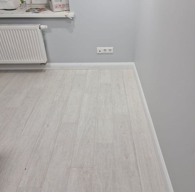 ламинат, укладка ламината, линолеум, ламинат таркетт беленый дуб, ламинат лесенкой