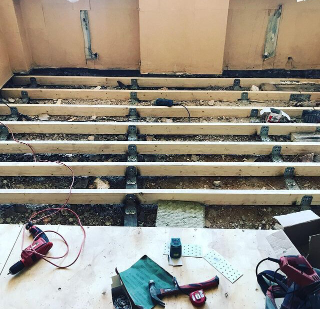 лаги для пола, лаги для пола 40x70, пол на лагах, пол из фанеры по лагам, лаги полов на шпильках