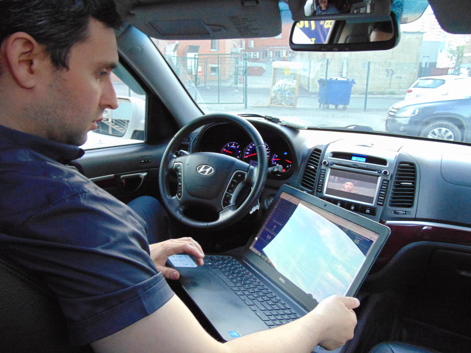 авто, за рулем авто, автомобиль, автономное управление автомобилем, картограф на автомобиль
