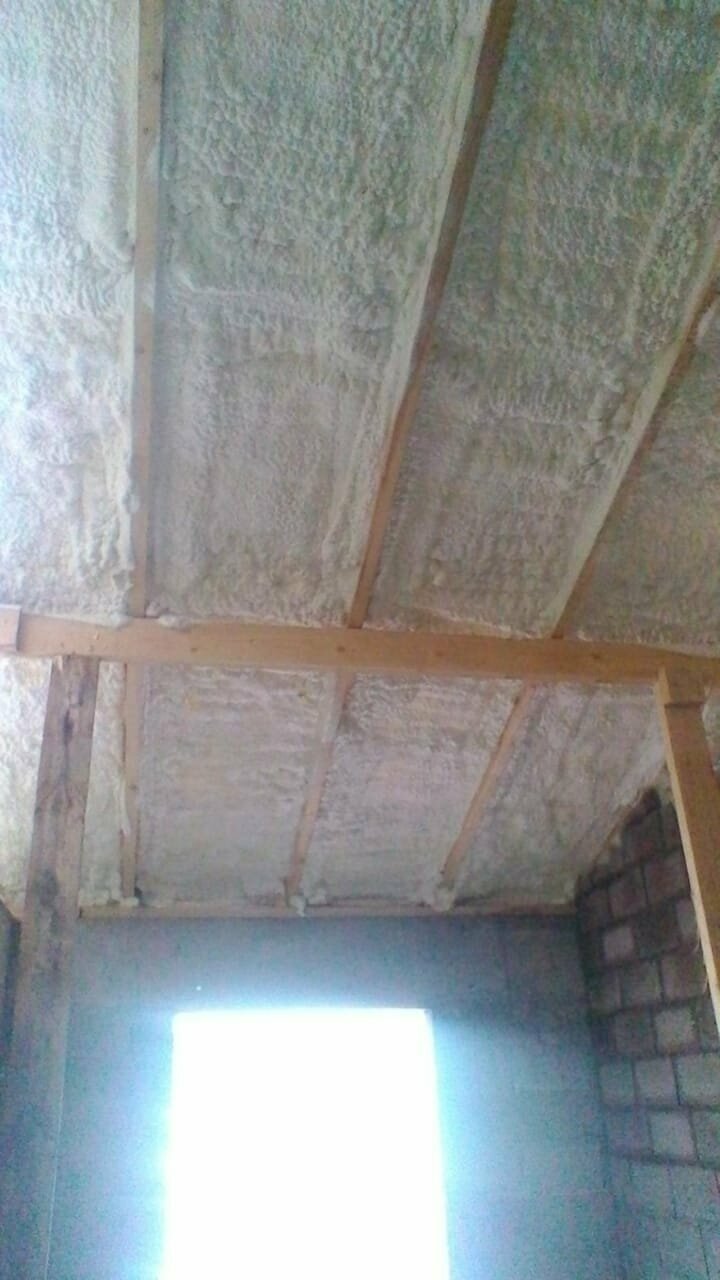 утеплитель для потолка в каркасном доме, пароизоляция потолка в каркасном доме, утепленный черновой потолок в частном доме, утепление каркасного дома ппу, утепление потолка базальтовой ватой под гипс